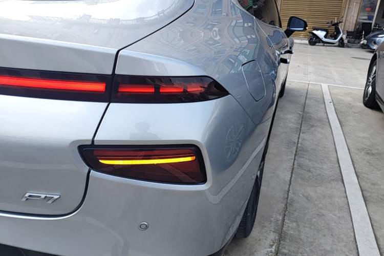Used XPeng P7 2022 670E+ Right Rear Taillight