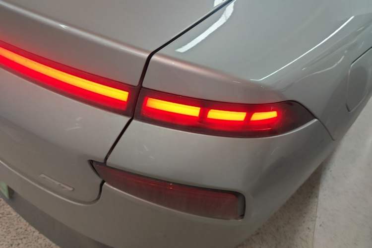 Used XPeng P7 2022 670N+ Right Rear Taillight