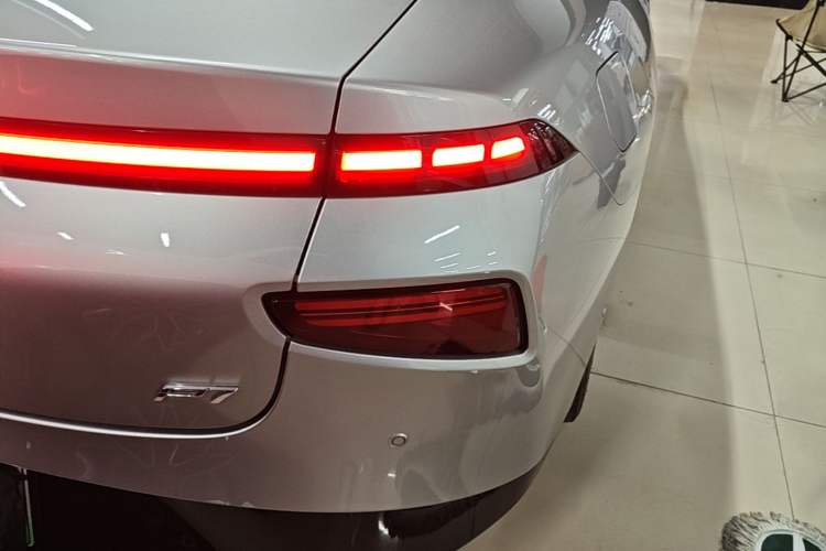 Used XPeng P7 2022 670N+ Right Rear Taillight