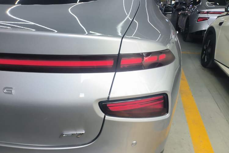 Used XPeng P7 2022 625E Right Rear Taillight