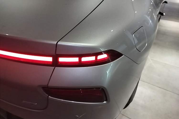 Used XPeng P7 2022 480G+ Right Rear Taillight