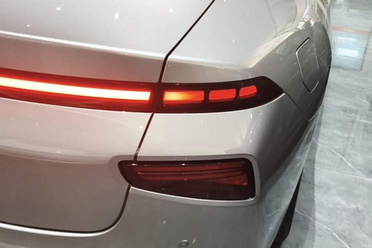 Used XPeng P7 2022 586G Right Rear Taillight