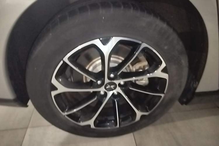 Used XPeng P7 2022 625E Right Rear Wheel Hub