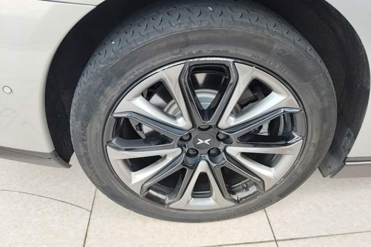 Used XPeng P7 2022 480E+ Right Rear Wheel Hub