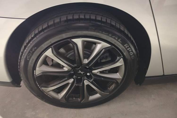 Used XPeng P7 2022 480E+ Right Rear Wheel Hub