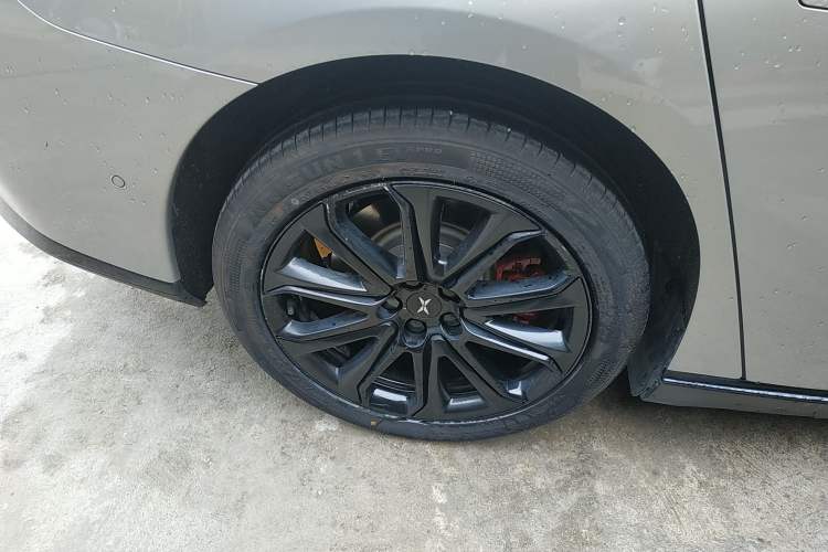 Used XPeng P7 2022 670N+ Right Rear Wheel Hub