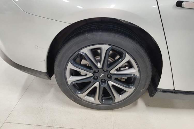Used XPeng P7 2022 670E+ Right Rear Wheel Hub