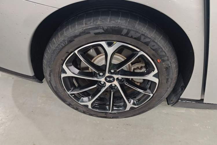 Used XPeng P7 2022 480 Standard Range Smart Drive Edition Right Rear Wheel Hub