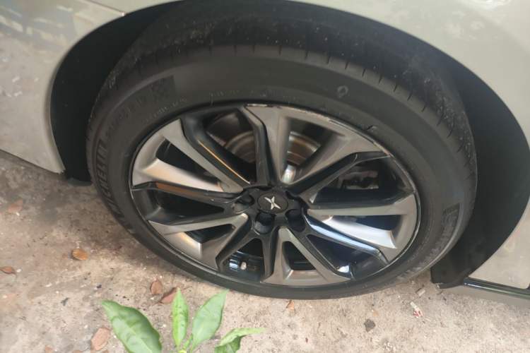 Used XPeng P7 2022 670G Right Rear Wheel Hub