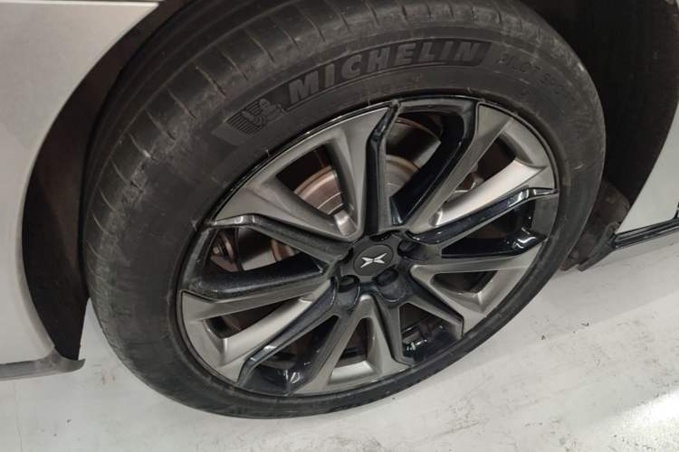 Used XPeng P7 2022 480N+ Right Rear Wheel Hub