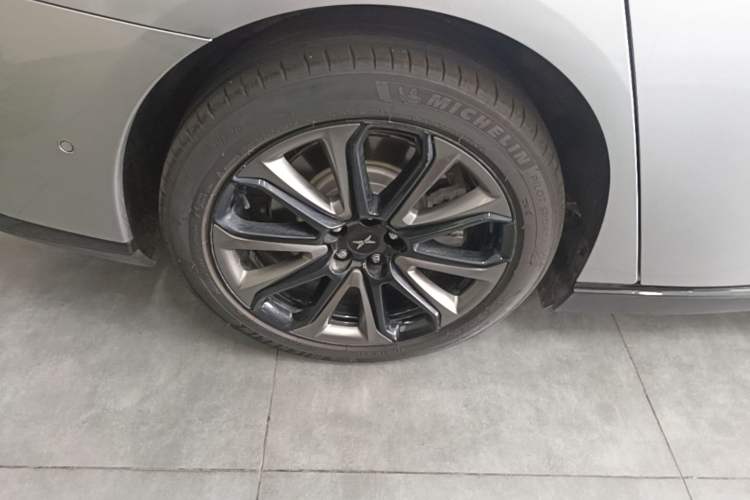 Used XPeng P7 2022 670N+ Right Rear Wheel Hub
