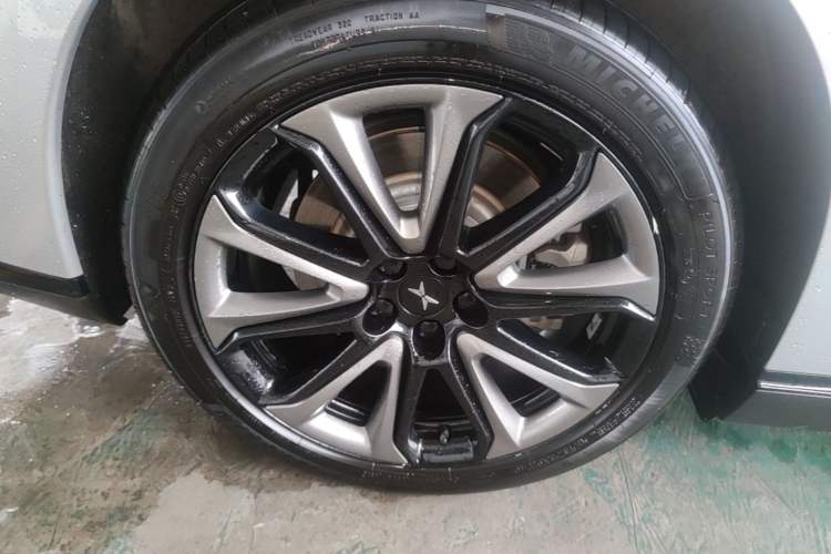 Used XPeng P7 2022 670N+ Right Rear Wheel Hub