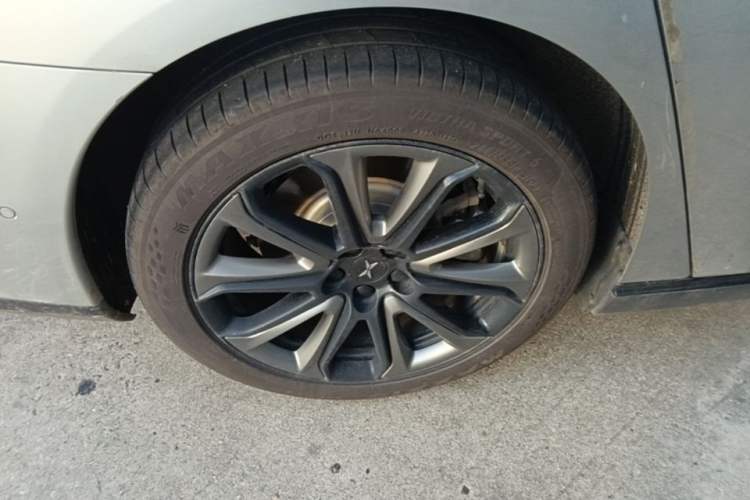 Used XPeng P7 2022 480E+ Right Rear Wheel Hub