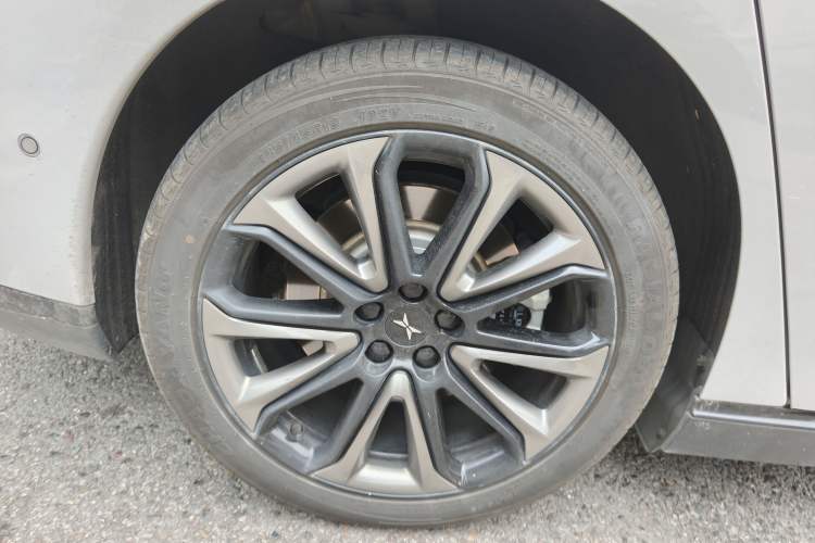 Used XPeng P7 2022 670E+ Right Rear Wheel Hub
