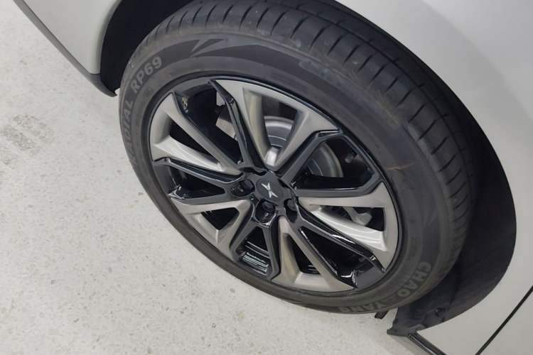 Used XPeng P7 2022 480N+ Right Rear Wheel Hub