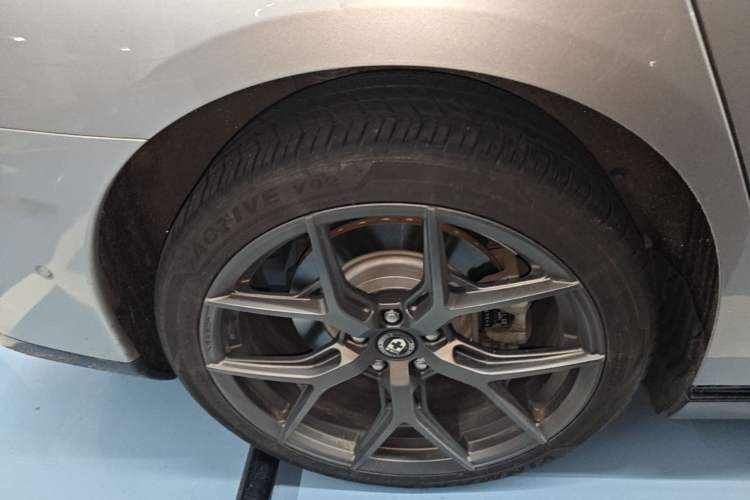 Used XPeng P7 2022 625E Right Rear Wheel Hub