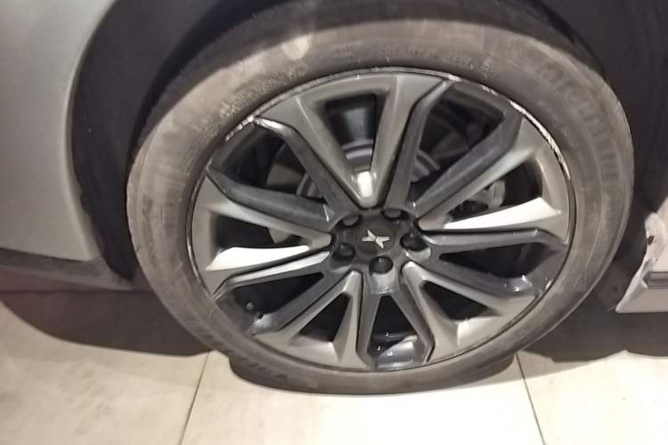 Used XPeng P7 2022 480G+ Right Rear Wheel Hub