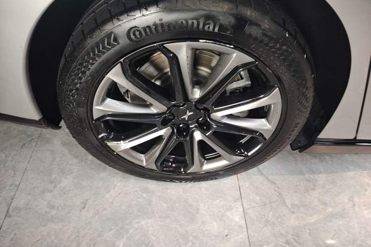 Used XPeng P7 2022 670N+ Right Rear Wheel Hub