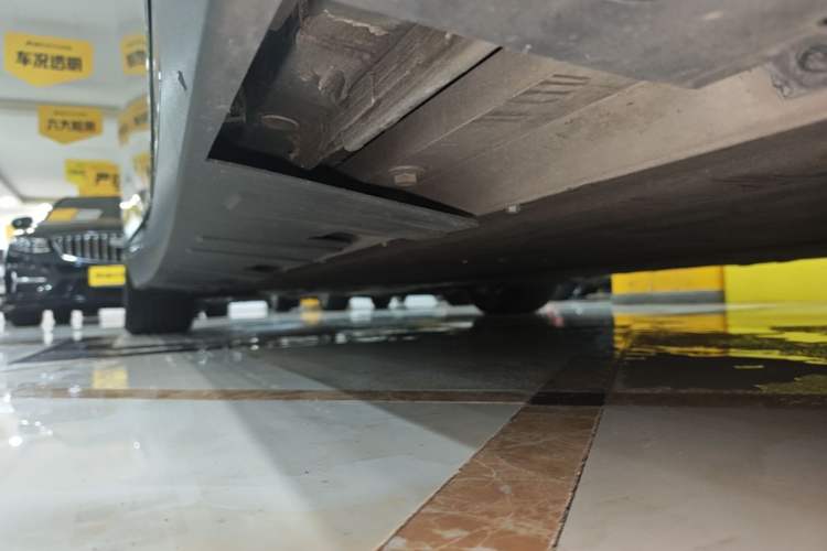 Used XPeng P7 2022 670N+ Right Side Sill