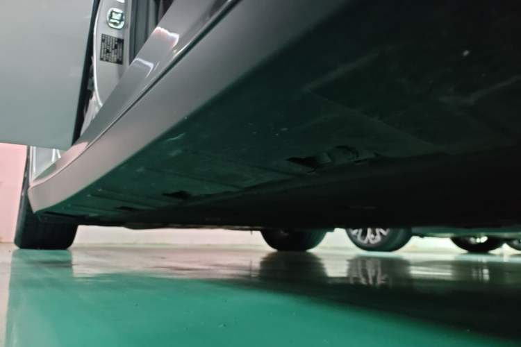 Used XPeng P7 2022 480E Right Side Sill