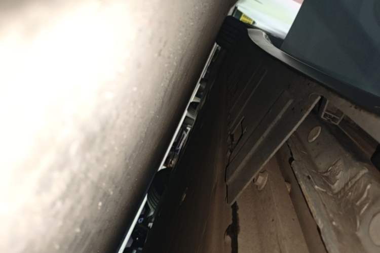 Used XPeng P7 2022 480E+ Right Side Sill