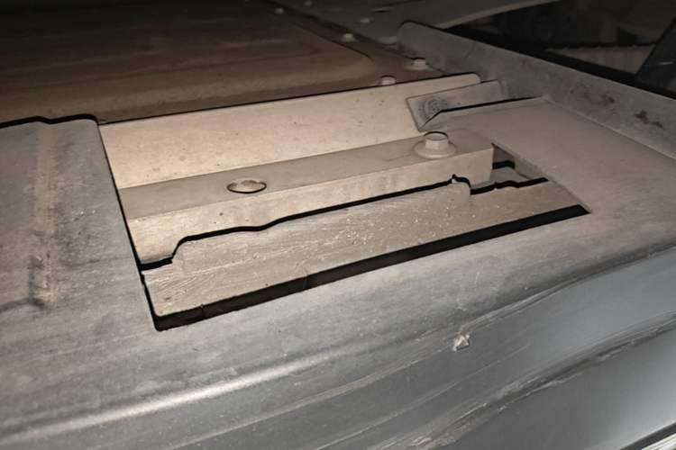 Used XPeng P7 2022 670N+ Right Side Sill