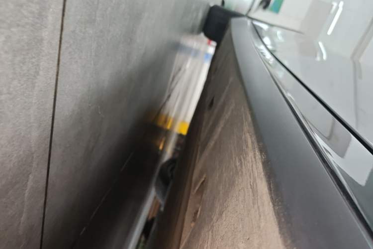 Used XPeng P7 2022 625E Right Side Sill