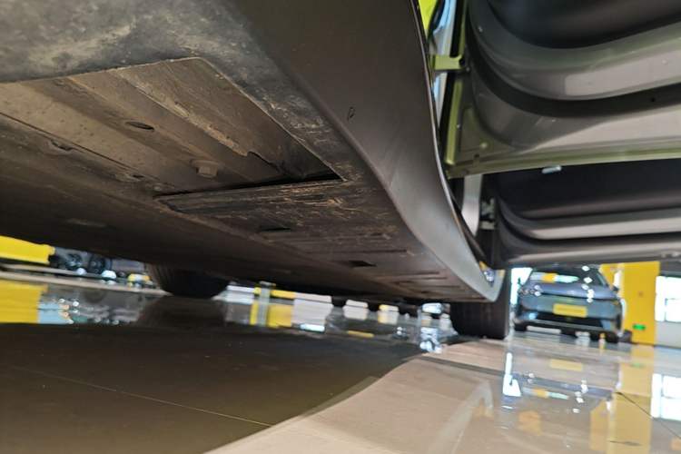 Used XPeng P7 2022 480E Right Side Sill