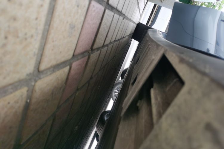 Used XPeng P7 2022 670E+ Pengyi Edition Right Side Sill