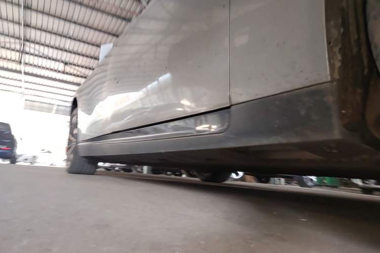 Used XPeng P7 2022 480E Right Side Sill