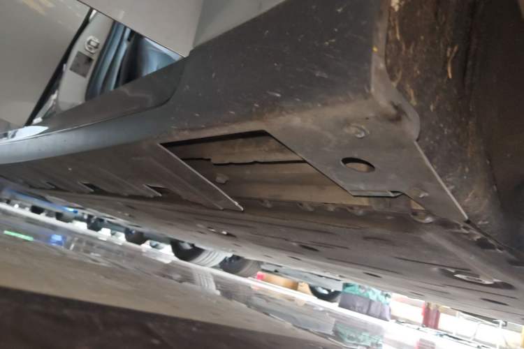 Used XPeng P7 2022 480N+ Right Side Sill