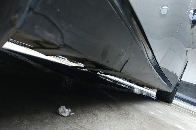 Used XPeng P7 2022 670N+ Right Side Sill