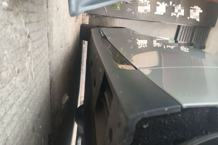 Used XPeng P7 2022 670G Right Side Sill