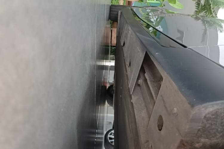 Used XPeng P7 2022 670N+ Right Side Sill