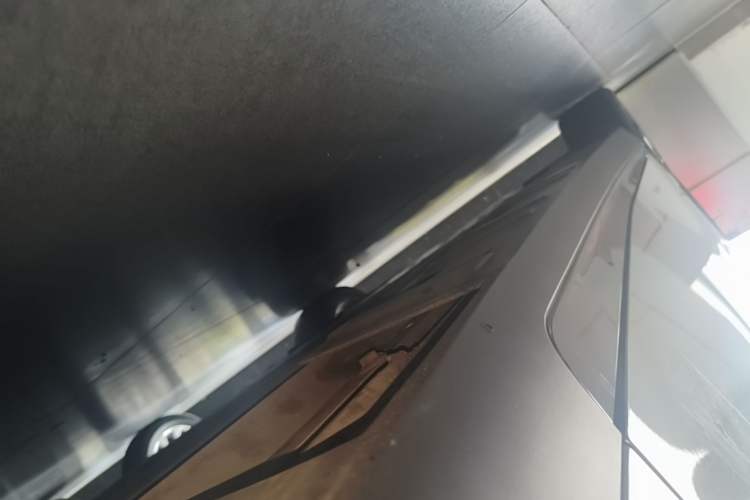Used XPeng P7 2022 670N+ Right Side Sill