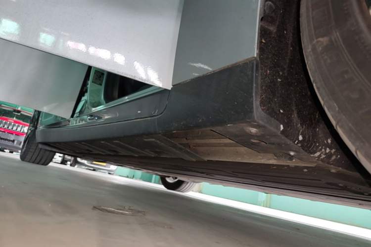 Used XPeng P7 2022 625E Right Side Sill
