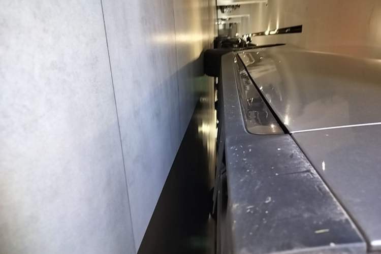 Used XPeng P7 2022 480G+ Right Side Sill