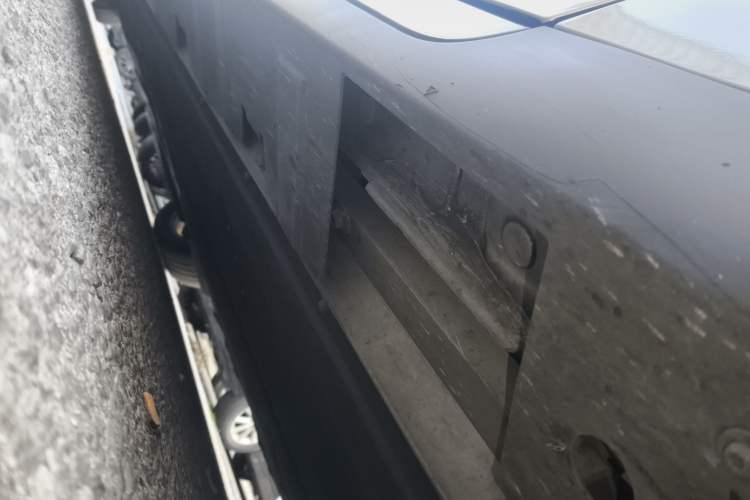 Used XPeng P7 2022 625E Right Side Sill