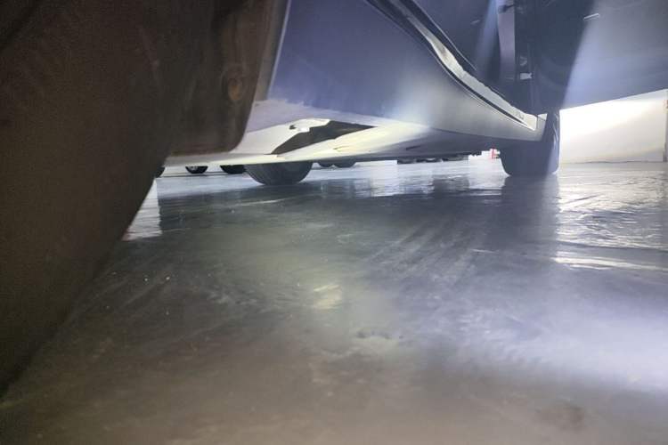 Used XPeng P7 2022 586G Right Side Sill