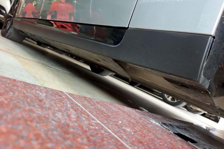 Used XPeng P7 2022 625E Right Side Sill