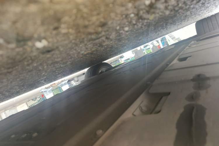 Used XPeng P7 2022 670E+ Right Side Sill