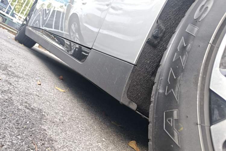 Used XPeng P7 2022 480G Right Side Sill