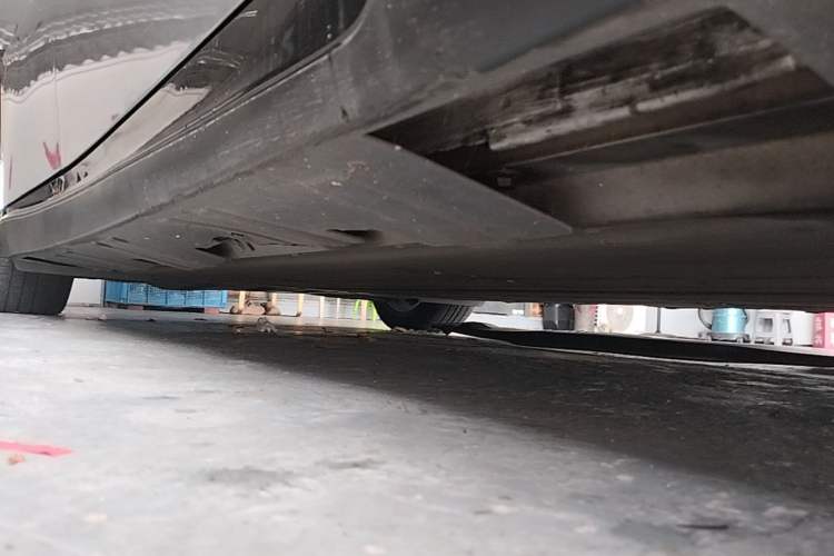 Used XPeng P7 2022 670N+ Right Side Sill