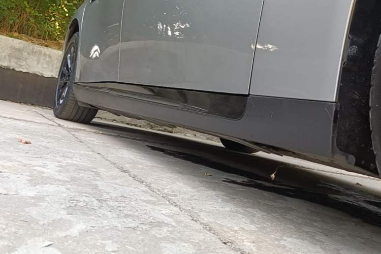 Used XPeng P7 2022 480E Right Side Sill