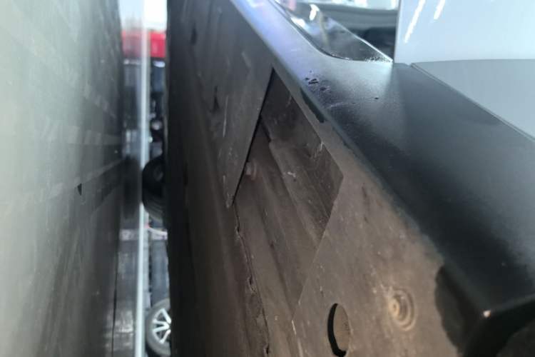 Used XPeng P7 2022 480E Right Side Sill