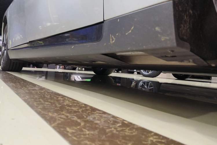 Used XPeng P7 2022 625E Right Side Sill