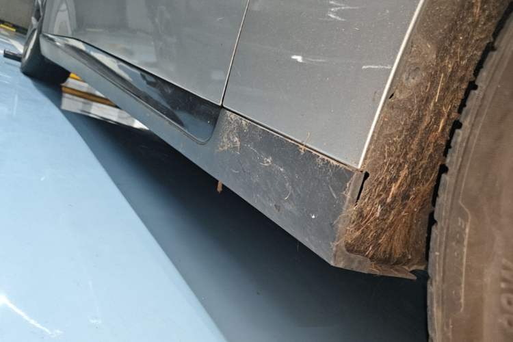 Used XPeng P7 2022 625E Right Side Sill
