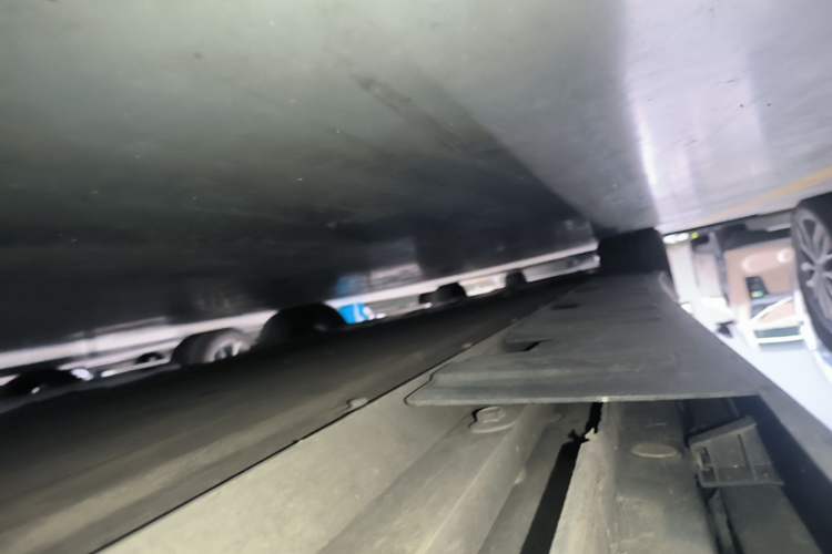 Used XPeng P7 2022 625E Right Side Sill