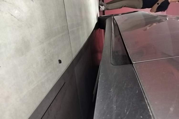 Used XPeng P7 2022 480G+ Right Side Sill