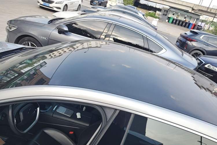 Used XPeng P7 2022 670E+ Roof
